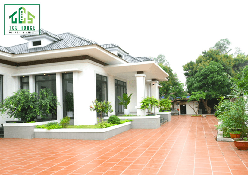Mẫu thiết kế nhà vườn gạch đổ khuôn viên rộng